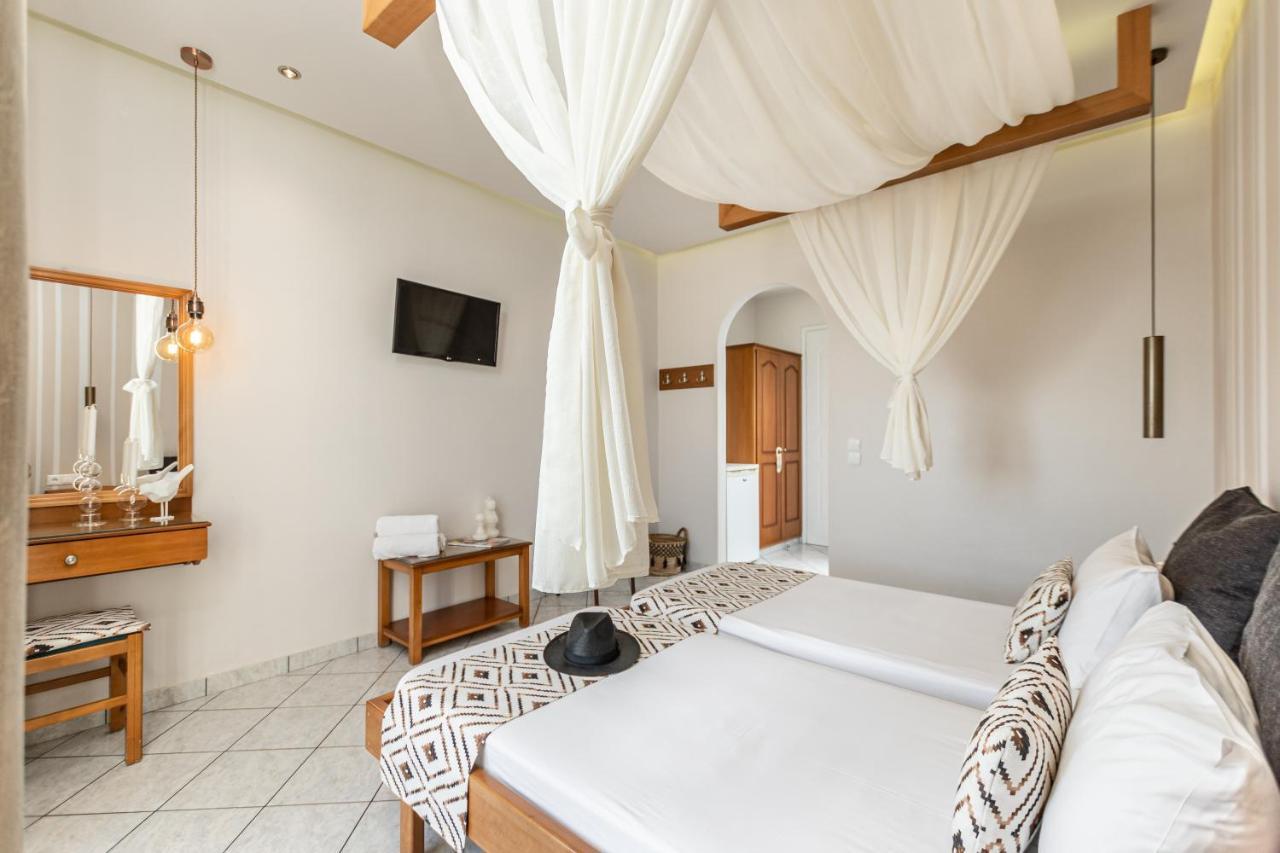 Hotel Palatia Naxos City ภายนอก รูปภาพ